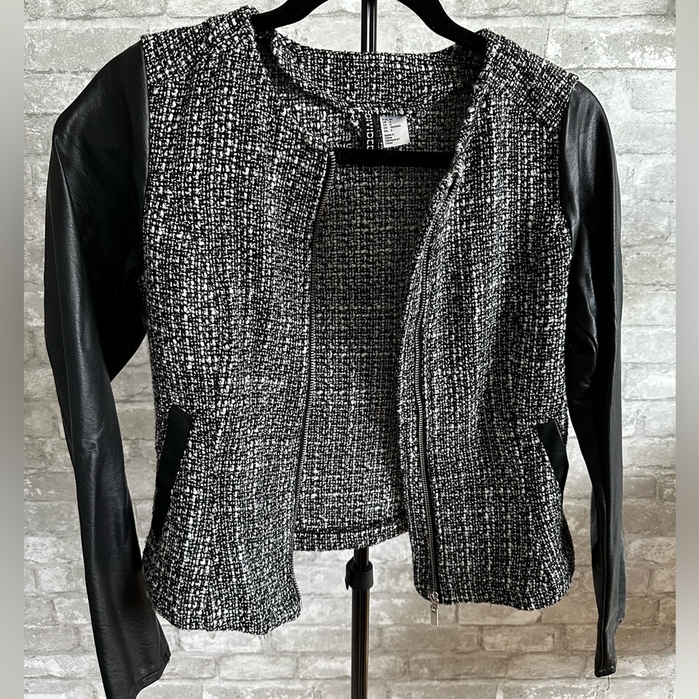 COPY - Tweed H&M blazer/jacket. Wear to work or a night out. Size 6.